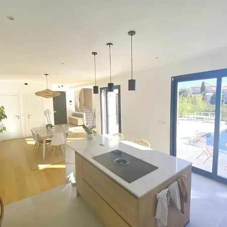 Hébergement de vacances L Elegant summer house Nice *