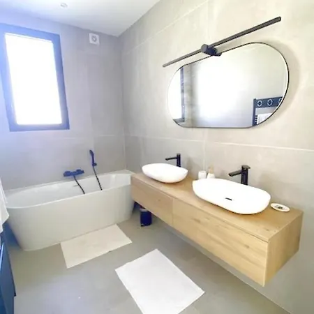 Hébergement de vacances L Elegant summer house Nice *